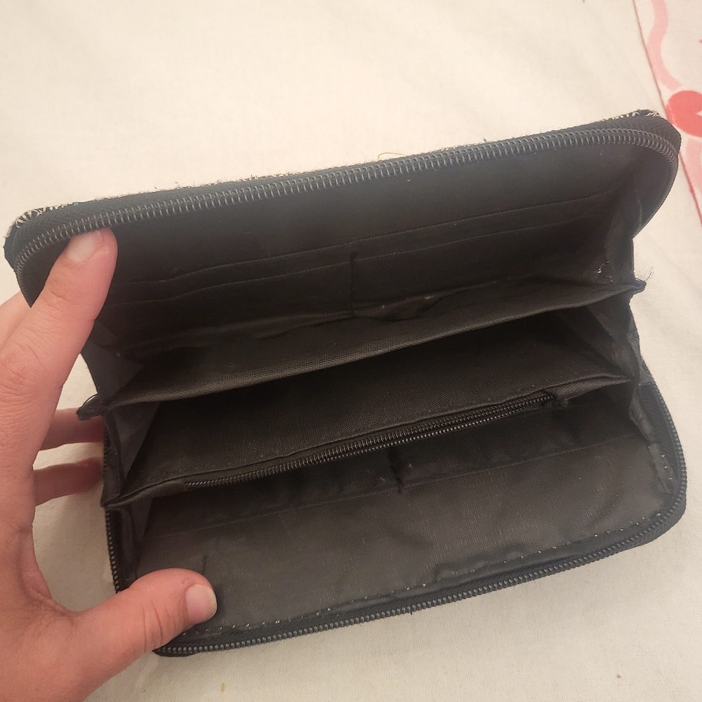 Embroidery Wallet - Picture 5 of 5